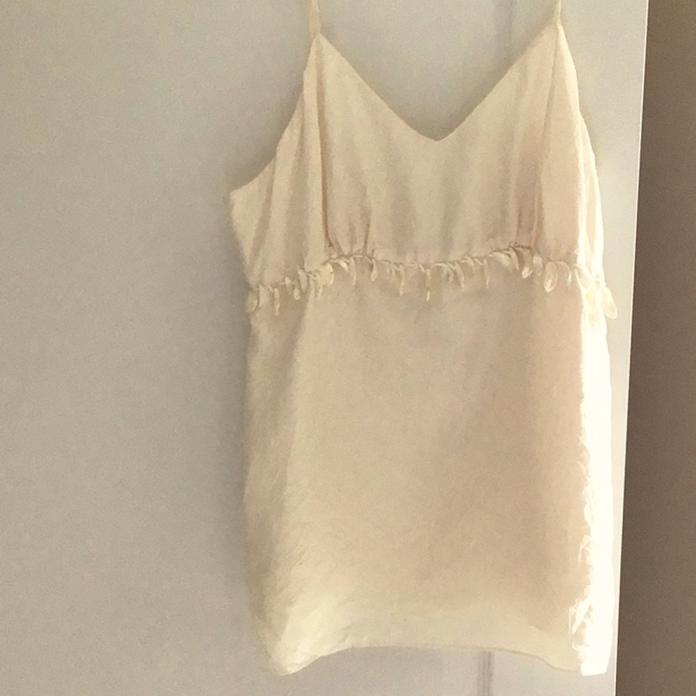 Silk crinkle tank top with natural shell detail
